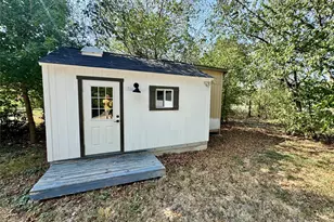 403 Lizzie St, Taylor, TX 76574 - Photo 23