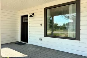 403 Lizzie St, Taylor, TX 76574 - Photo 7