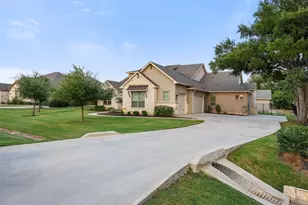 649 Bunker Rnch Blvd, Dripping Springs, TX 78620 - Photo 3