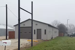 1541 E Pierce St, Luling, TX 78648 - Photo 1