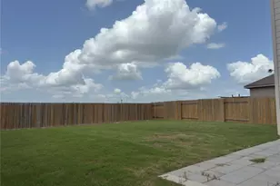 18304 Speculator Ln, Elgin, TX 78621 - Photo 35