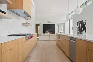 2704 Mountain Laurel Dr, Austin, TX 78703 - Photo 5