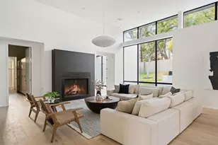 2704 Mountain Laurel Dr, Austin, TX 78703 - Photo 3