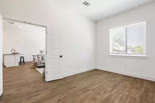 1811 Webberville Rd, Austin, TX 78721 - Photo 11