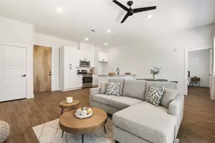 1811 Webberville Rd, Austin, TX 78721 - Photo 7