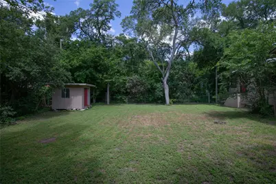 1811 E 39th Street, Austin, TX 78751 - Photo 33