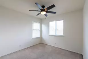 205 Stewart Dr, Hutto, TX 78634 - Photo 17