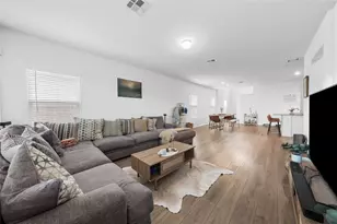 129 Rowdy Yates Wy, Jarrell, TX 76537 - Photo 15