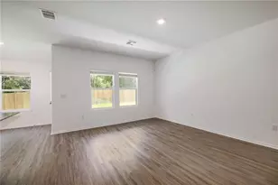 10724 Steinbeck Dr, Austin, TX 78747 - Photo 3