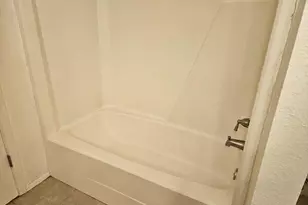 410 E 9th St, Elgin, TX 78621 - Photo 9