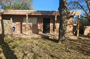 410 E 9th St, Elgin, TX 78621 - Photo 1