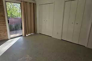 410 E 9th St, Elgin, TX 78621 - Photo 7