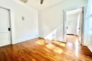 207 W 45th St, Austin, TX 78751 - Photo 7