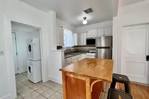 207 W 45th St, Austin, TX 78751 - Photo 3