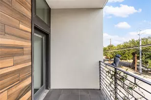 1322 E 12th St, Austin, TX 78702 - Photo 27