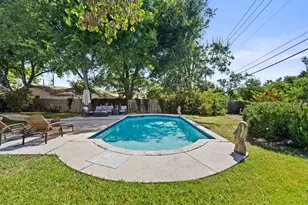 9513 Braeburn Glen, Austin, TX 78729 - Photo 11