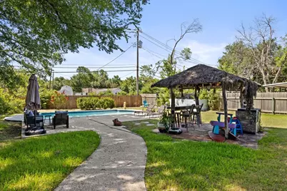 9513 Braeburn Glen, Austin, TX 78729 - Photo 15