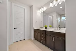 698 Coyote Crk Wy, Kyle, TX 78640 - Photo 13