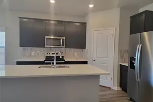 109 Capella Wy, Hutto, TX 78643 - Photo 3