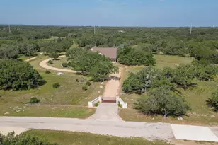 1050 Twisted Oak Dr, Horseshoe Bay, TX 78657 - Photo 29