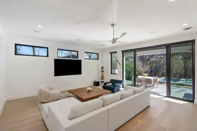 1101 Emerald Forest Cove, Austin, TX 78745 - Photo 11