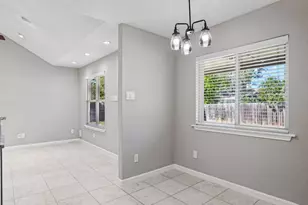 1004 Green Meadow Dr, Round Rock, TX 78664 - Photo 9