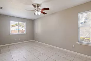 1004 Green Meadow Dr, Round Rock, TX 78664 - Photo 11