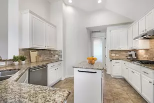 203 Antigua Way, Lakeway, TX 78738 - Photo 11