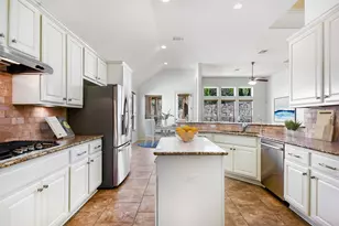203 Antigua Way, Lakeway, TX 78738 - Photo 13
