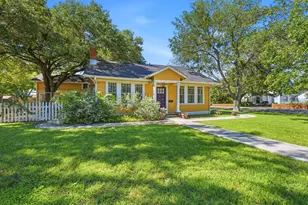 1232 Spruce St, Lockhart, TX 78644 - Photo 3