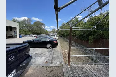 1900 Fortview Road, Austin, TX 78704 - Photo 3