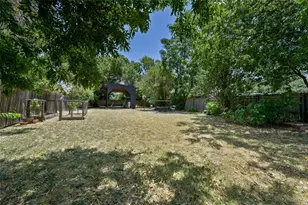 8415 Bowling Green Dr, Austin, TX 78757 - Photo 17