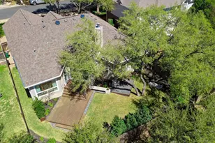 6913 Auckland Dr, Austin, TX 78749 - Photo 33
