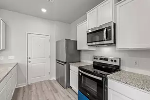 605 W South St St, Leander, TX 78641 - Photo 7