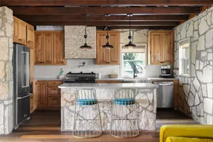 19745 Lakehurst Loop, Spicewood, TX 78669 - Photo 11