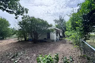 304 E Prairie Ave, Rogers, TX 76569 - Photo 5