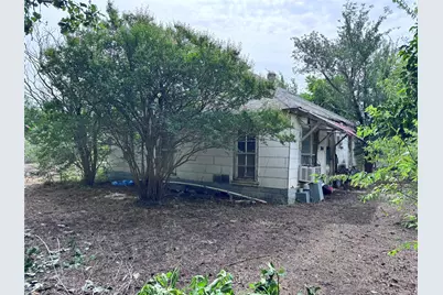 304 E Prairie Avenue, Rogers, TX 76569 - Photo 3