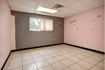 401 Wilkes Street, Smithville, TX 78957 - Photo 17