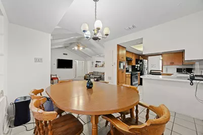 3205 Laguna Drive, Austin, TX 78741 - Photo 11