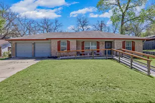 3205 Laguna Dr, Austin, TX 78741 - Photo 1