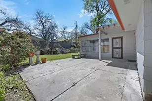 3205 Laguna Dr, Austin, TX 78741 - Photo 27