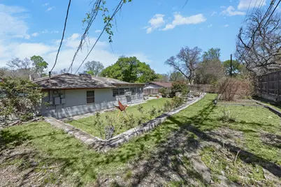 3205 Laguna Drive, Austin, TX 78741 - Photo 3
