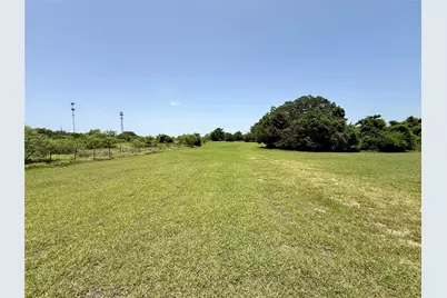 1629 Pecos Street, Lockhart, TX 78644 - Photo 7