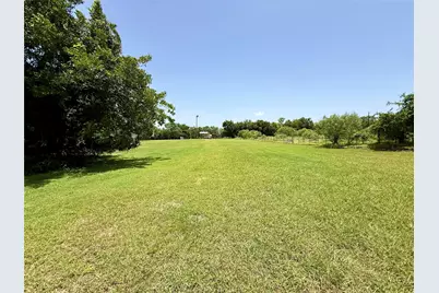 1629 Pecos Street, Lockhart, TX 78644 - Photo 19