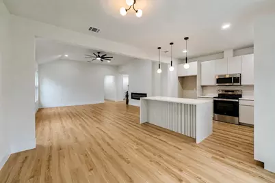 137 E Pauwela Lane, Bastrop, TX 78602 - Photo 9
