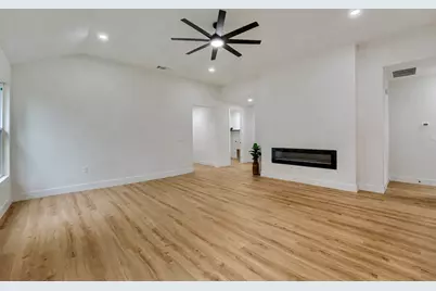 137 E Pauwela Lane, Bastrop, TX 78602 - Photo 7