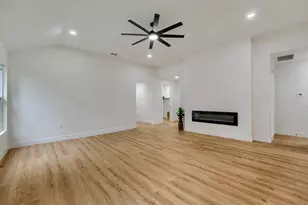 137 E Pauwela Ln, Bastrop, TX 78602 - Photo 7