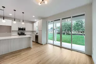 137 E Pauwela Ln, Bastrop, TX 78602 - Photo 11