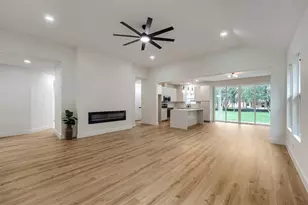137 E Pauwela Ln, Bastrop, TX 78602 - Photo 5