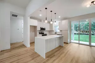 137 E Pauwela Ln, Bastrop, TX 78602 - Photo 11